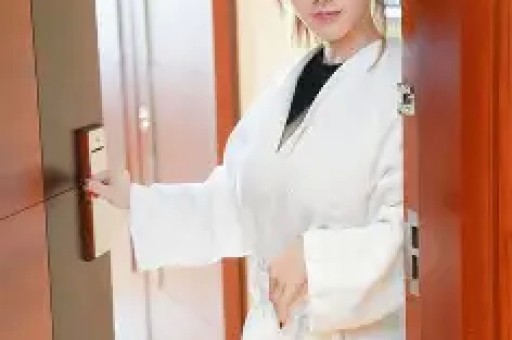 谢娜成都演唱会想看人数超35万艺人跨界为何引争议